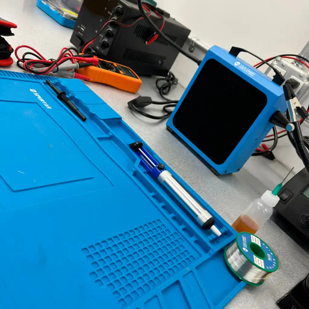 Electronics Soldering & Design Stations